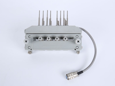 HH102A单相PC国网、南网背出线表座带辅助端子（105、125MM-孔距，M8-螺杆）